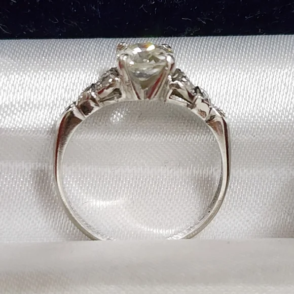 VINTAGE Platinum Cushion Cut Diamond Engagement Ring circ 1920's - Picture 3 of 9